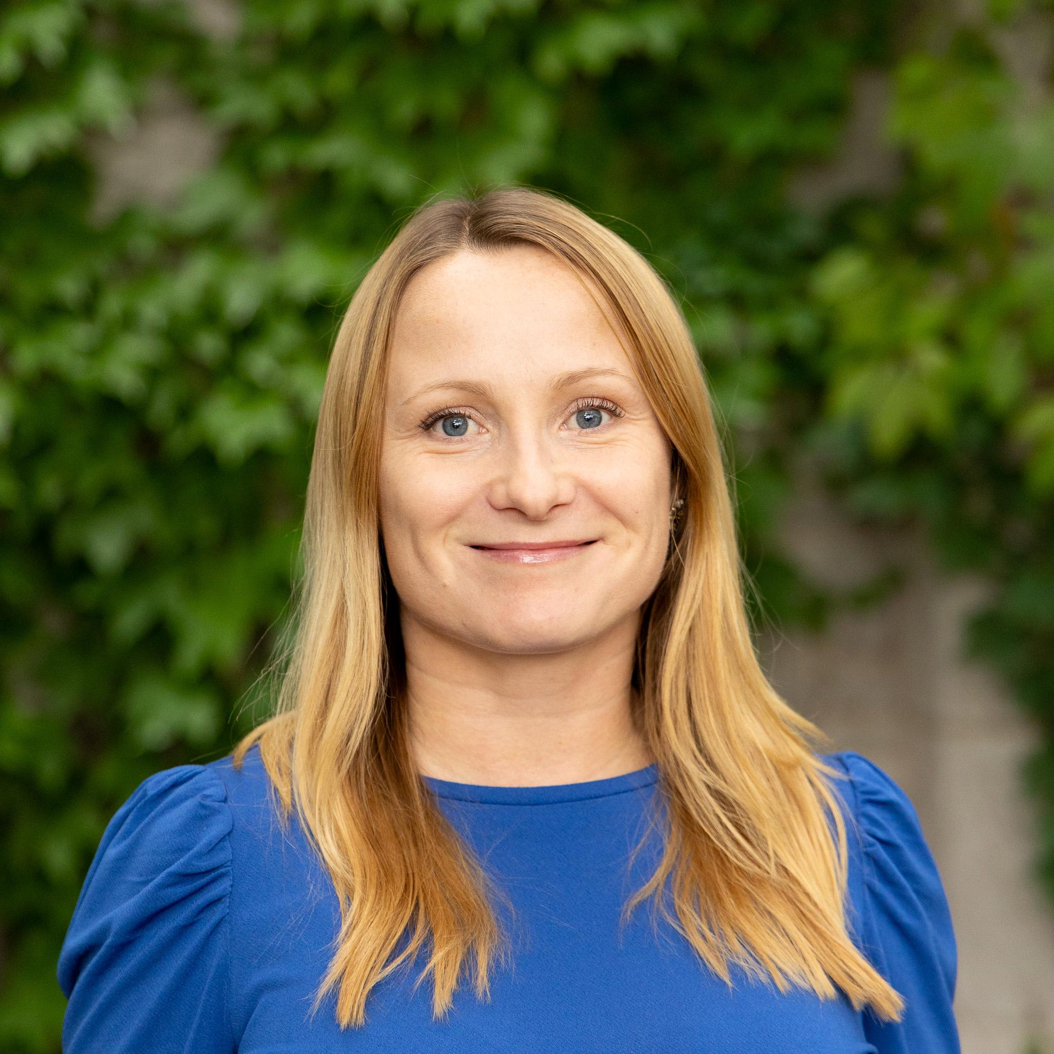 headshot of Karolina