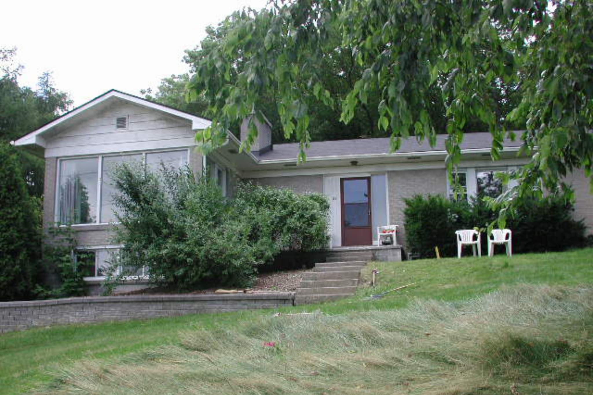 31 University Anenue