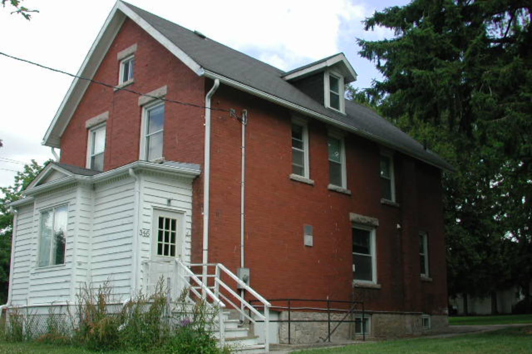 346 Gordon St Exterior