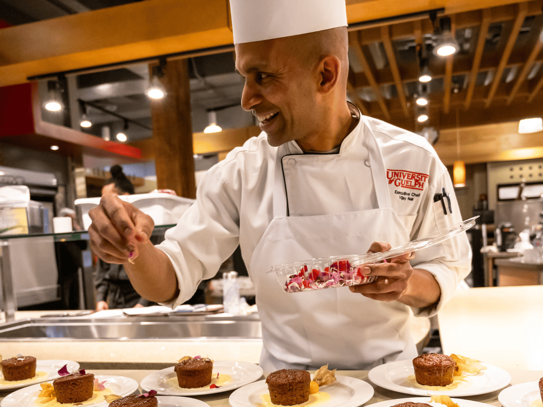 chef plating honey cakes