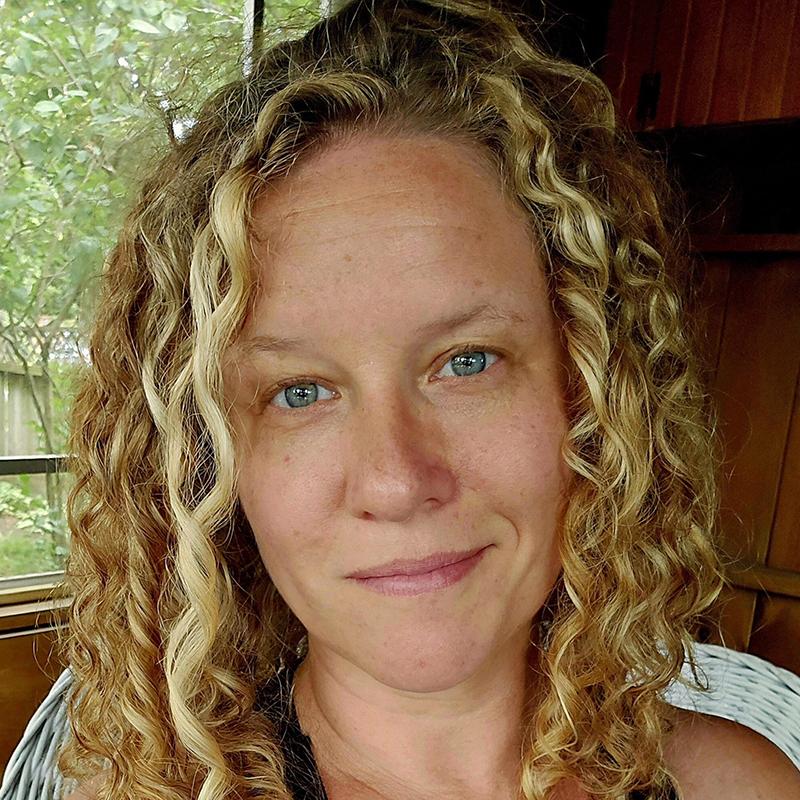 Headshot of Sara Edge