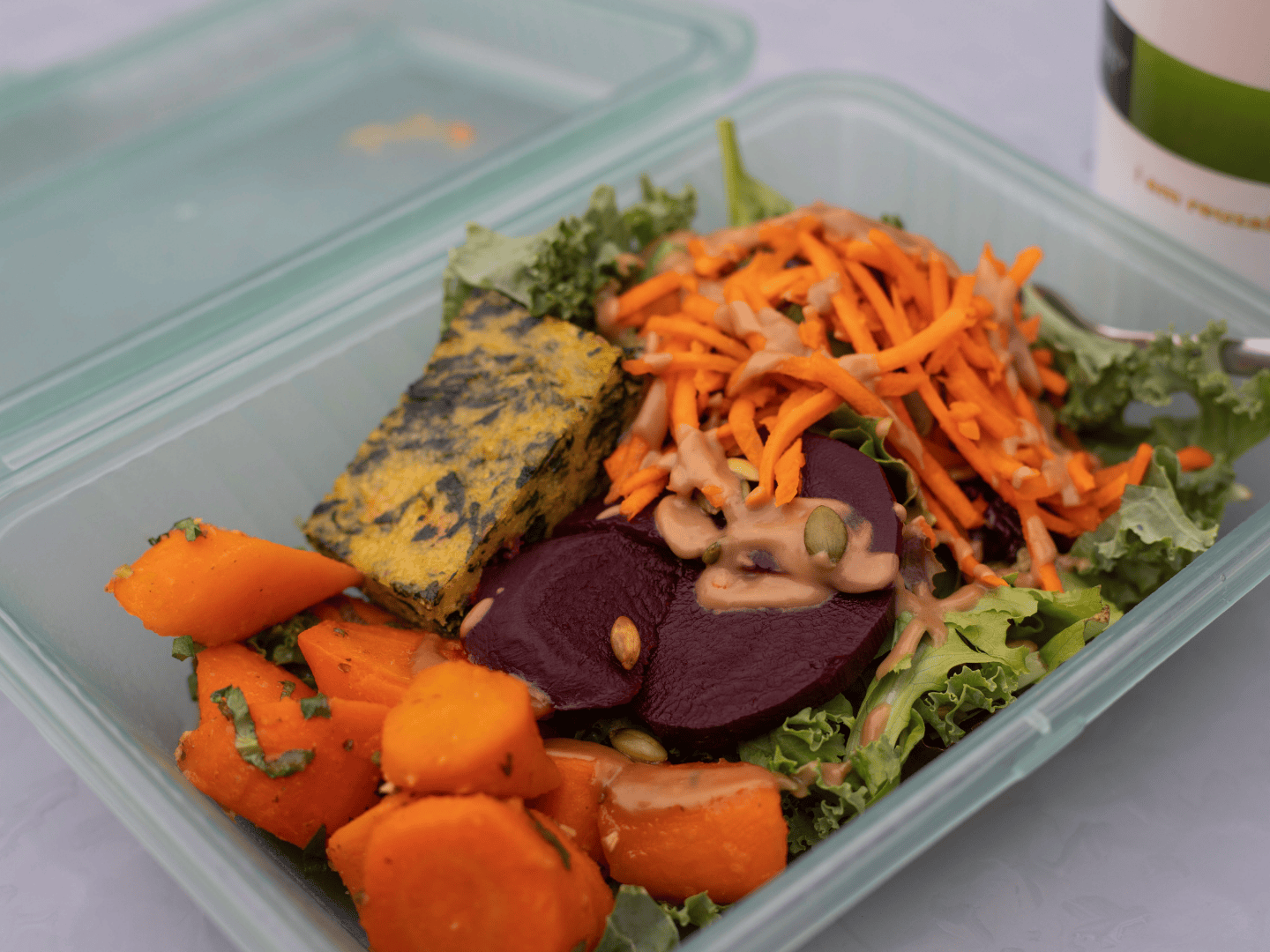 Nosh in a reusable container