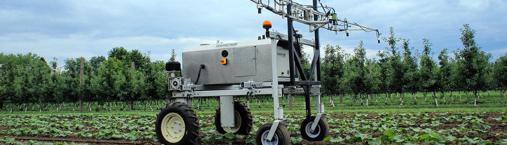 Robot scanning farm field