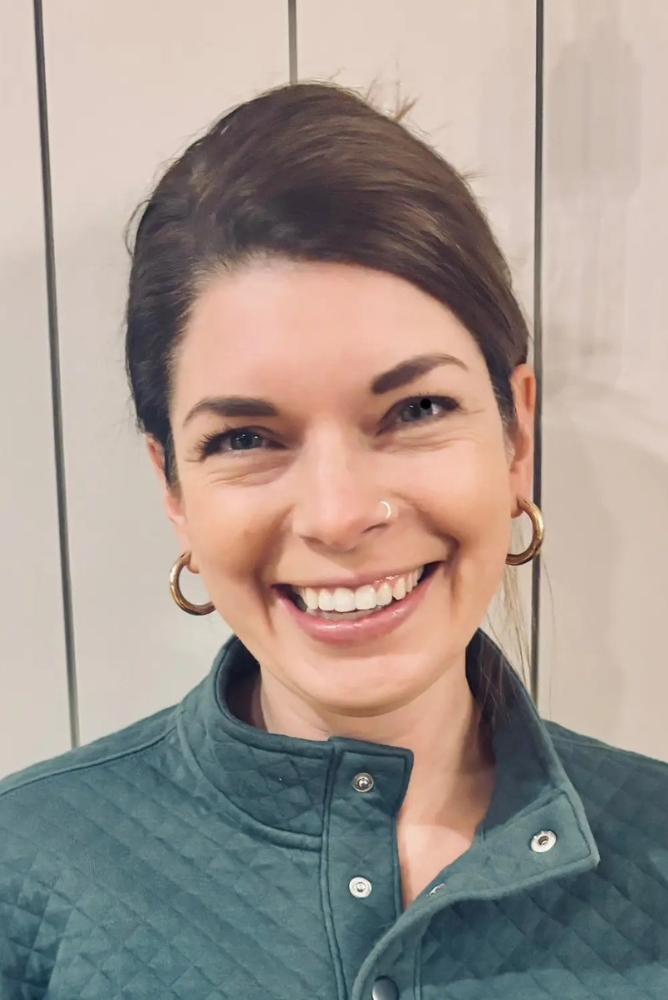 Cara Lodder smiling.