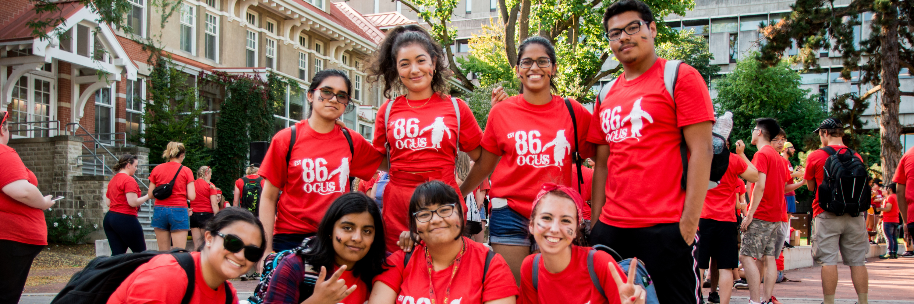 Commuter students group photo during O-Week