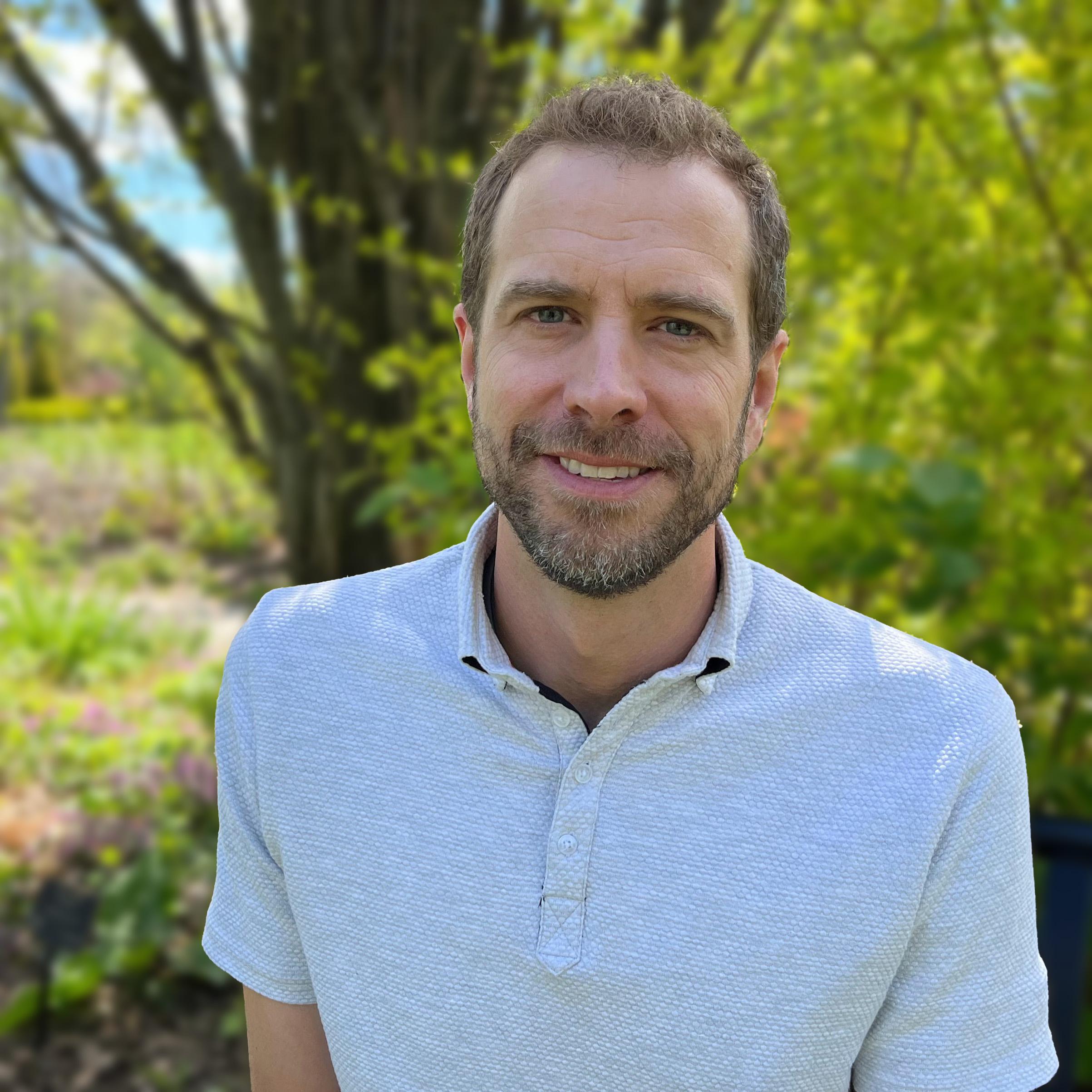 Headshot of Steve Dinka