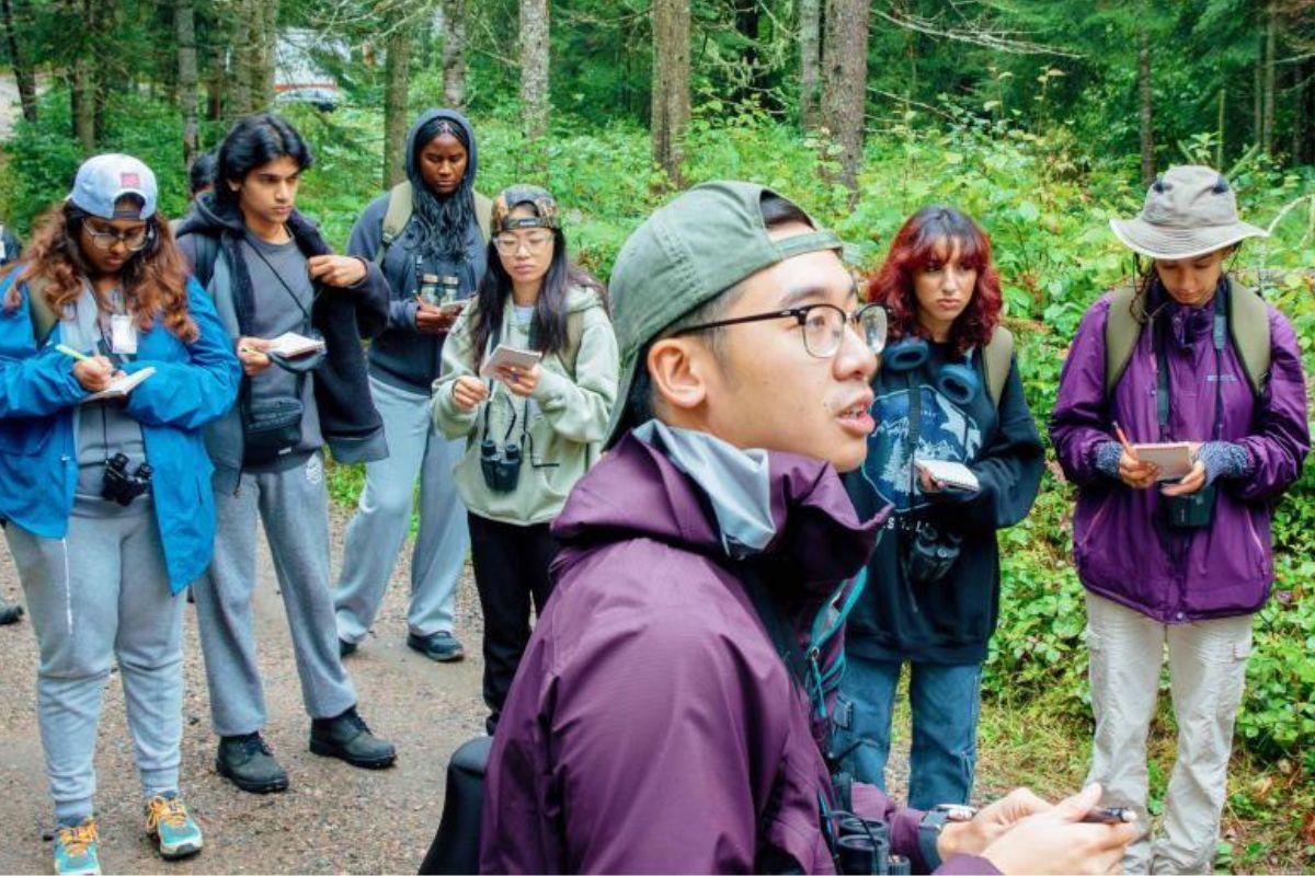 Integrative Biology and One Health students taking part in field research at Algonquin Provincial Park