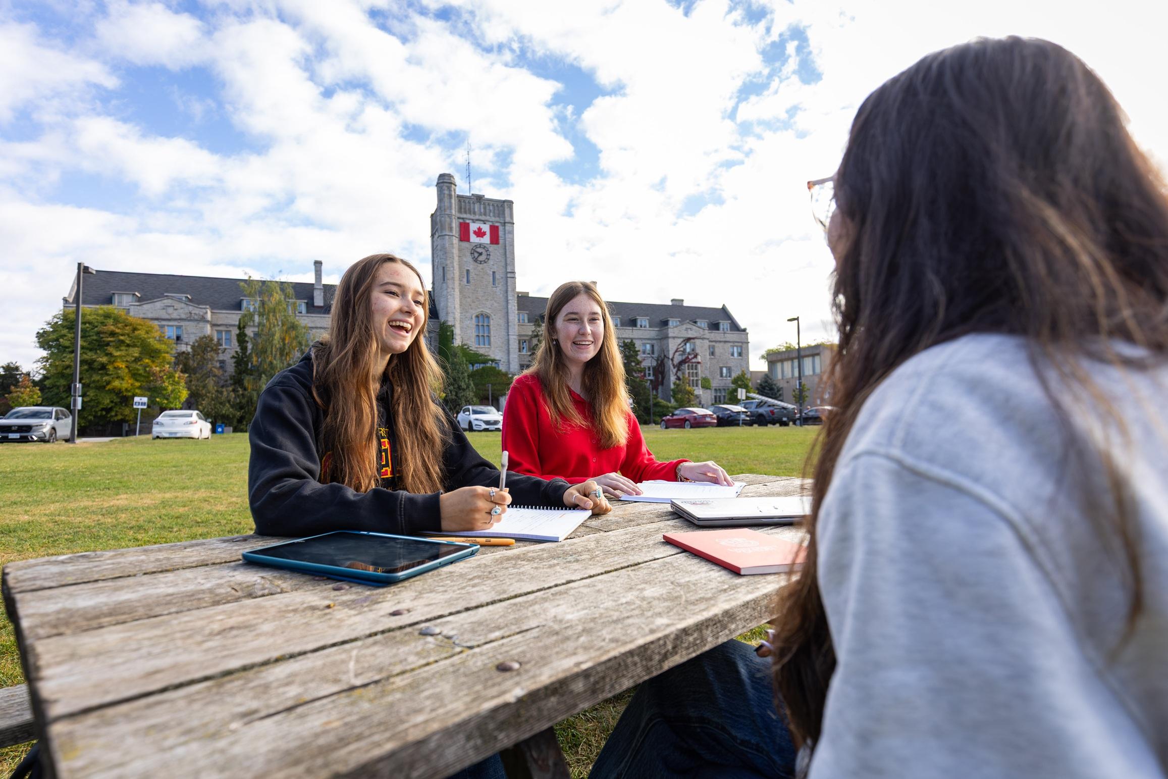 oac students on johnston green